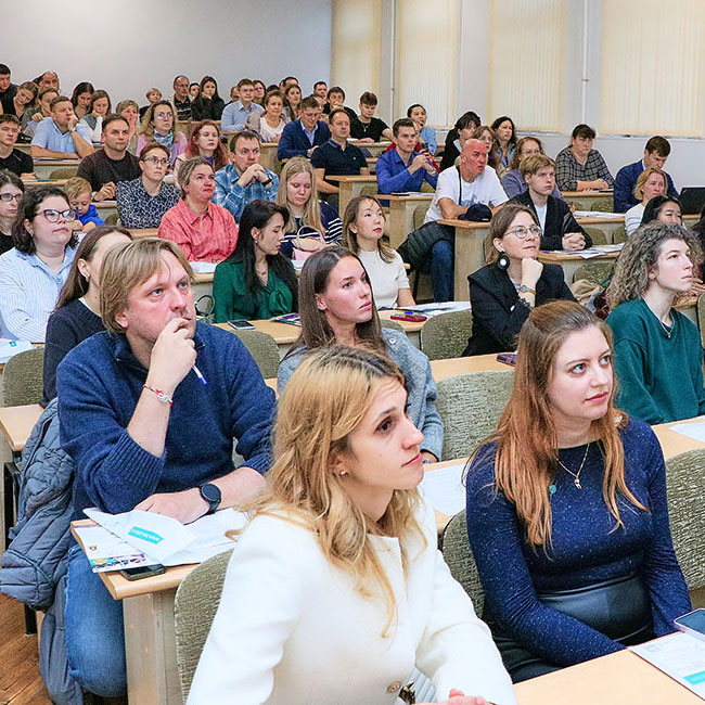 17 сентября в ВЭШ СПбГЭУ состоялся очередной День открытых дверей